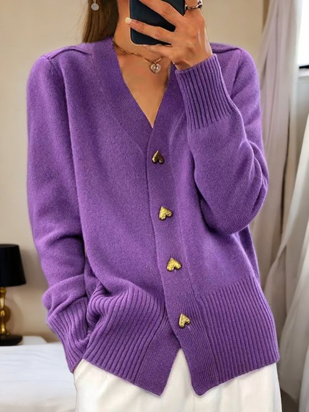 Stilvoller Damen Hüft Cardigan mit Knopfleiste. Hochwertige Strickjacke, ideal für Büro und Freizeit.