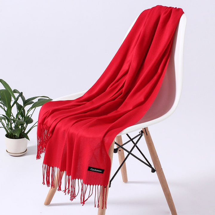 Geschenk-Halstuch: elegant, für Damen, ein zeitloses und stilvolles Accessoire.