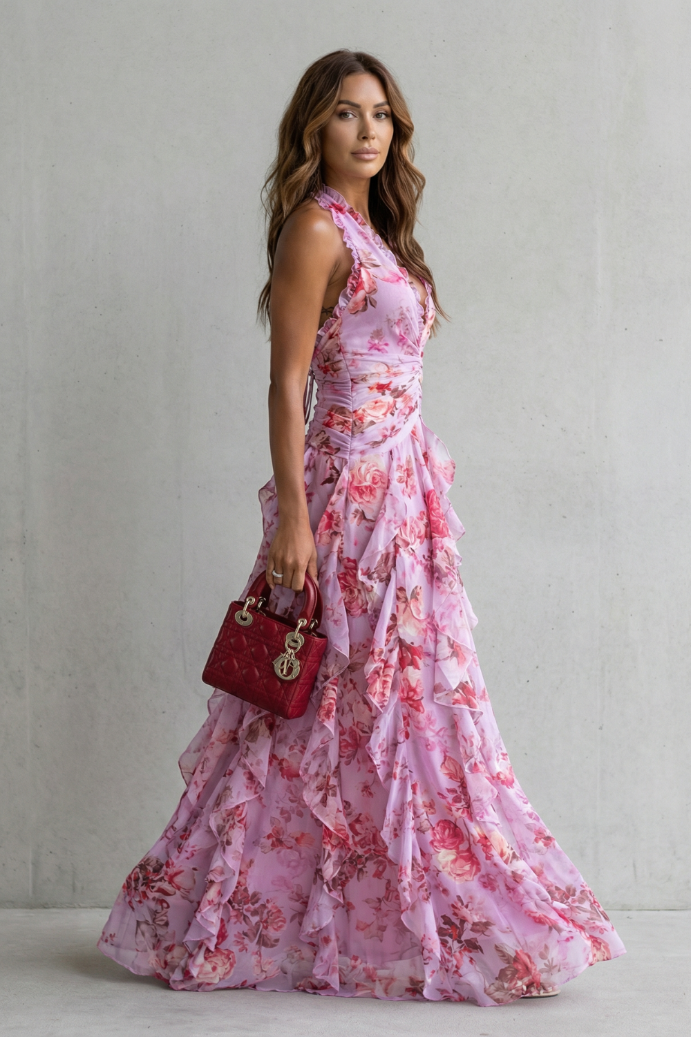 Elegantes Damen Rüschen Maxikleid mit Blumenprint & zarten Kaskadenrüschen. Ideal als Abendkleid oder festliches Sommerkleid.