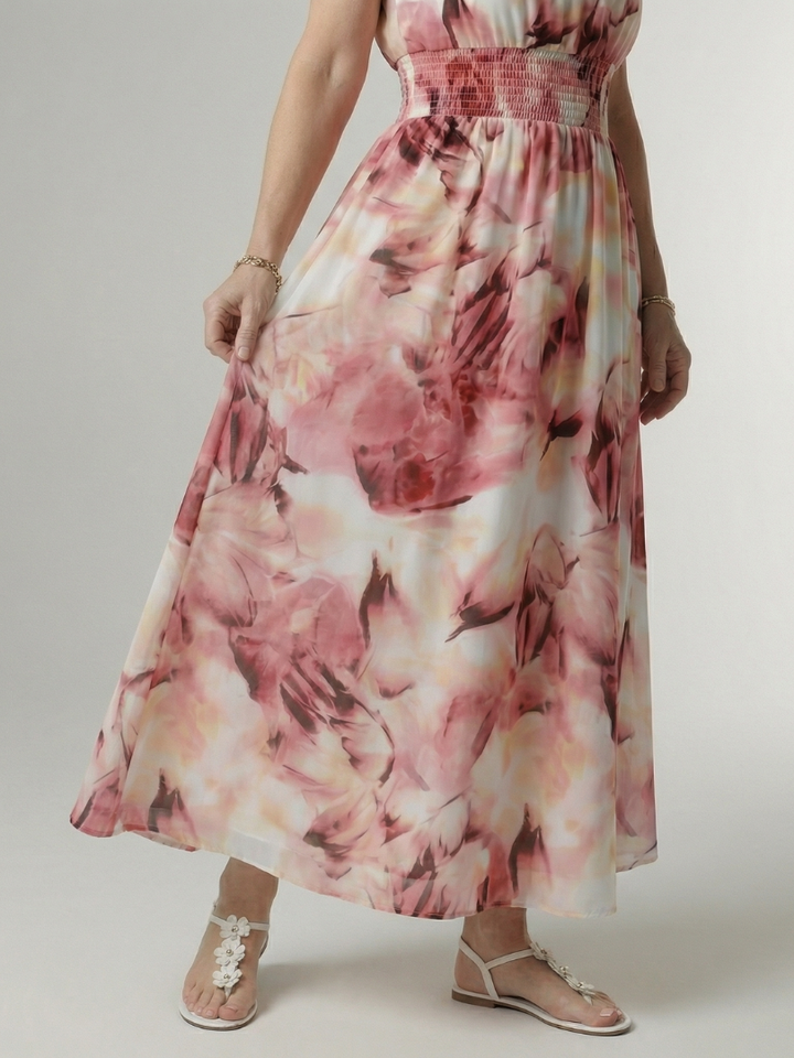 Gerafftes Detail am bequemen Halter Midikleid, sorgt für eine schmeichelhafte Passform.