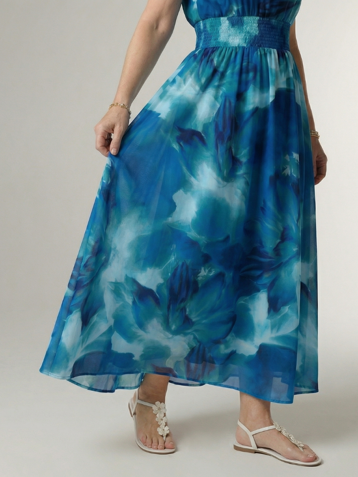 Elegantes Damen Midikleid mit Halter-Design, vielseitig und bequem für sommerliche Garderobe.