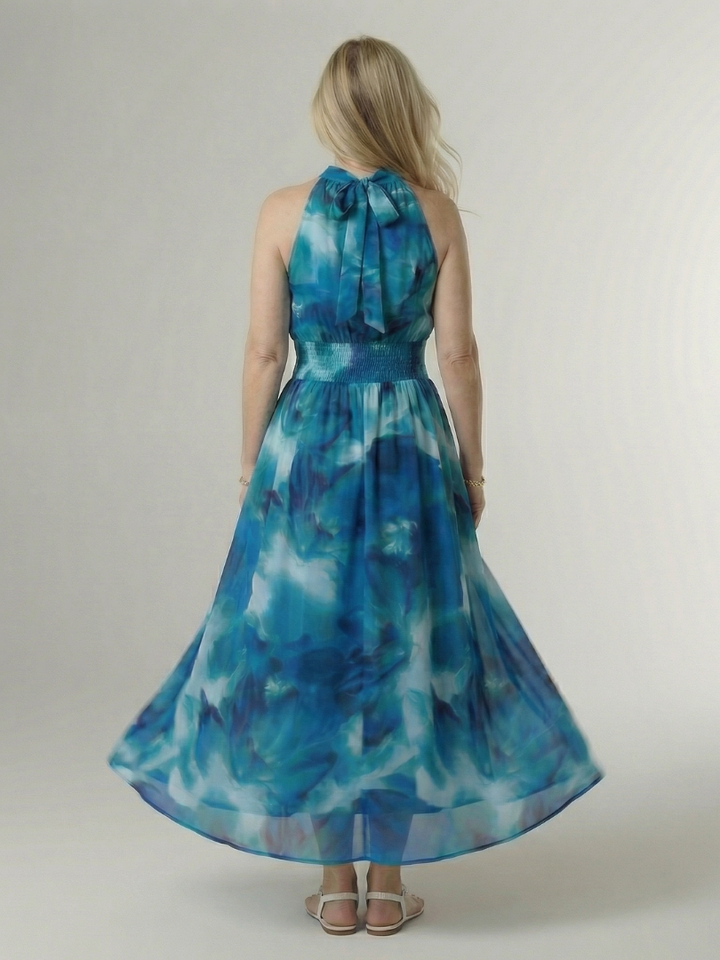 Bequemes, ärmelloses Halter Midikleid für Damen, perfekt für heiße Sommertage am Strand.