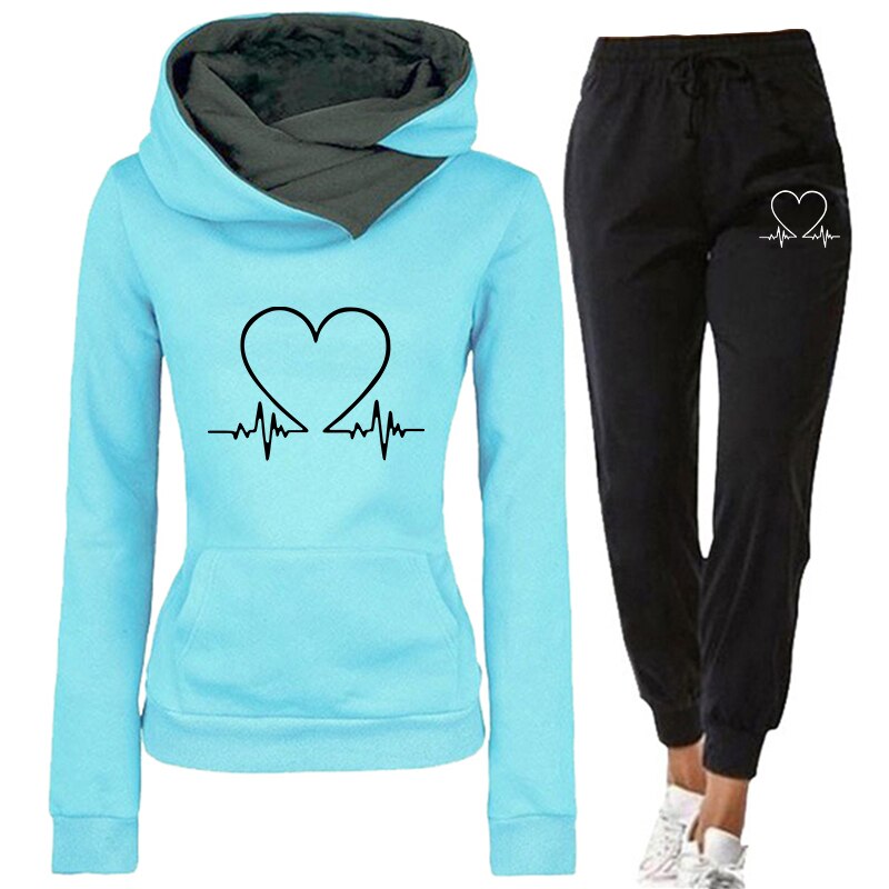 Damen Heartbeat Kuscheliger Jogginganzug für Komfort & Stil. Gemütlicher Freizeitanzug, ideal als Loungewear.