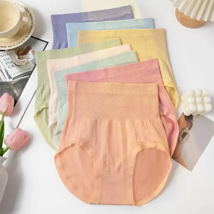 Damen High-Waist Bauchkontrolle Unterwäsche in Beige, nahtlos & antibakteriell für bequemen Tragekomfort.