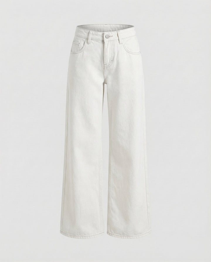 Blaue Damenjeans, gerader Schnitt, niedrige Bundhöhe. Lässiger Stil, komfortable Jeanshose für den Alltag.