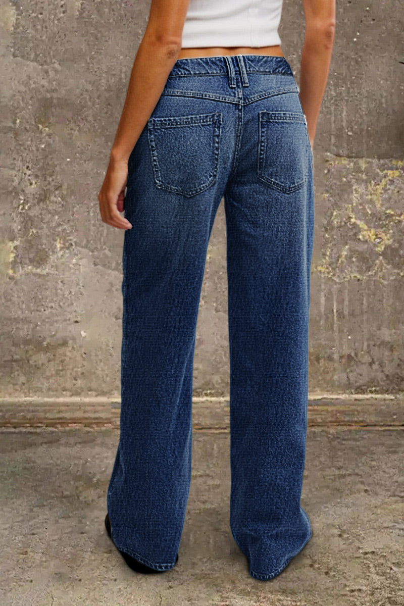 Vielseitige Damen Jeans, gerade Passform, mittelhoher Bund, ideal für Freizeit & schicke Anlässe.