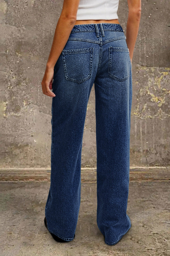 Vielseitige Damen Jeans, gerade Passform, mittelhoher Bund, ideal für Freizeit & schicke Anlässe.