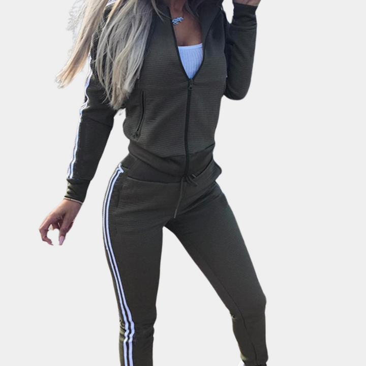 Bequemer Damen Jogginganzug Mila: Hoodie mit Kapuze & Kordelzug-Jogginghose. Perfekt für Loungewear und Freizeit.