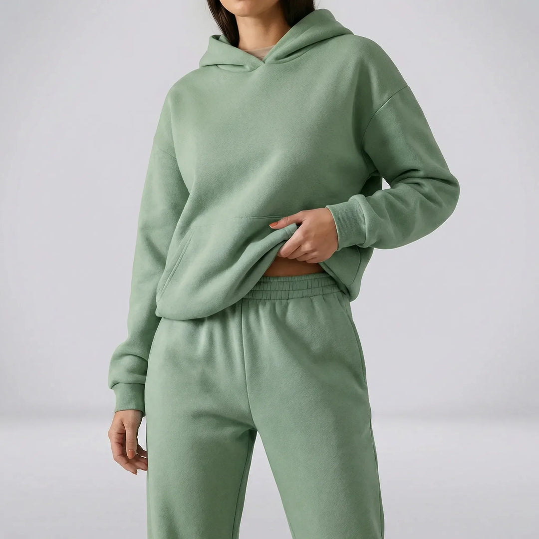 Weiches Damen Zweiteiler Kapuzen-Set Mikayla für gemütliche Herbst- & Wintertage.