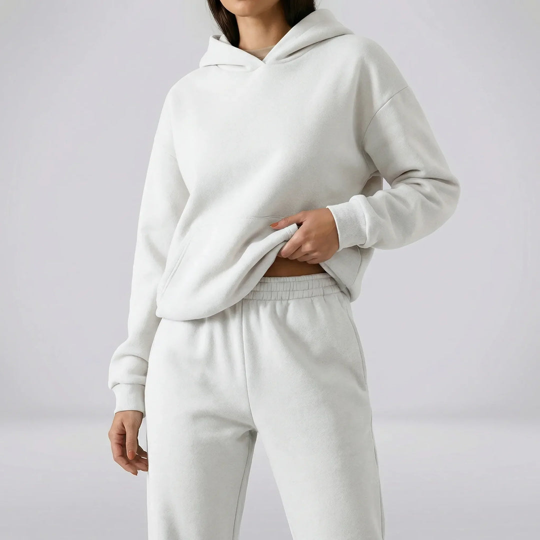 Vielseitiges Mikayla Kapuzen-Set für Damen, perfekt als Jogginganzug oder Homewear.