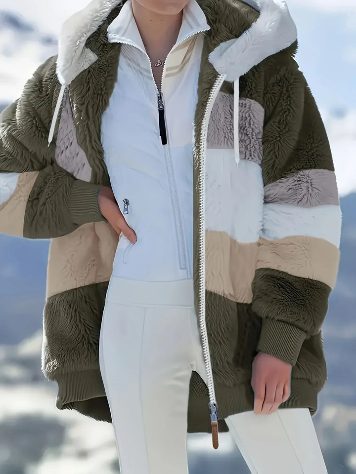Bequeme Damen Kapuzenjacke Midlänge, ideal für Layering und warme Winteroutfits. Stilvolle Freizeitjacke.
