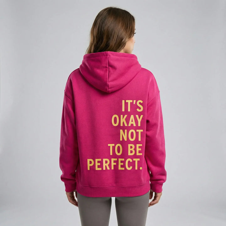 Eleganter Damen Kapuzenpullover Regular Fit mit dezentem Statement-Print, vielseitig kombinierbar.