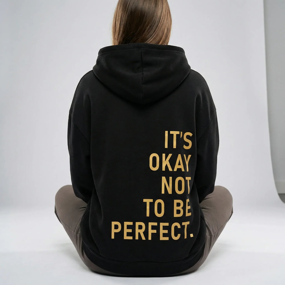 Stilvoller Damen Hoodie Regular Fit mit einzigartigem Statement-Design, ideal für kalte Wintertage.