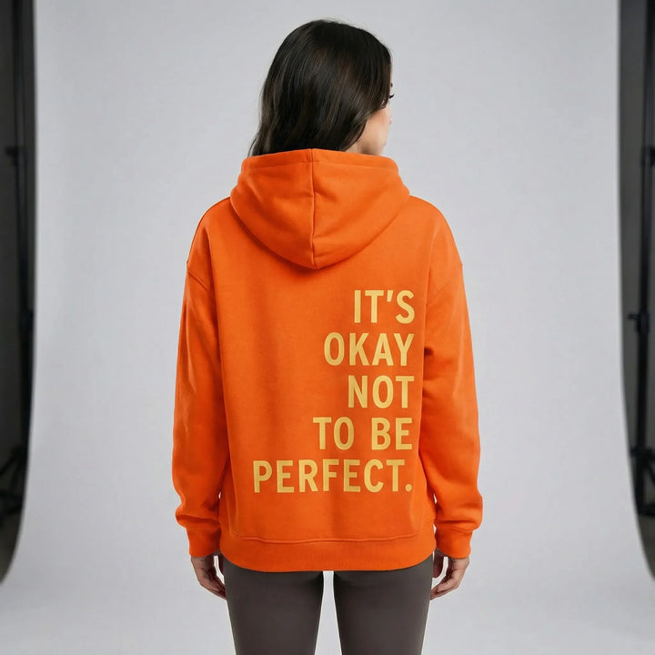 Damen Sweatshirt mit Kapuze, Regular Fit und stylischem Statement-Druck, bequem & modern.