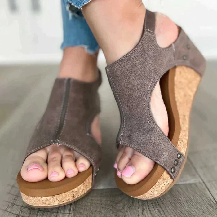 Stabile Damen Plateau Sandalen mit Keilabsatz & Klettverschluss, moderne Sommerschuhe für jeden Tag.