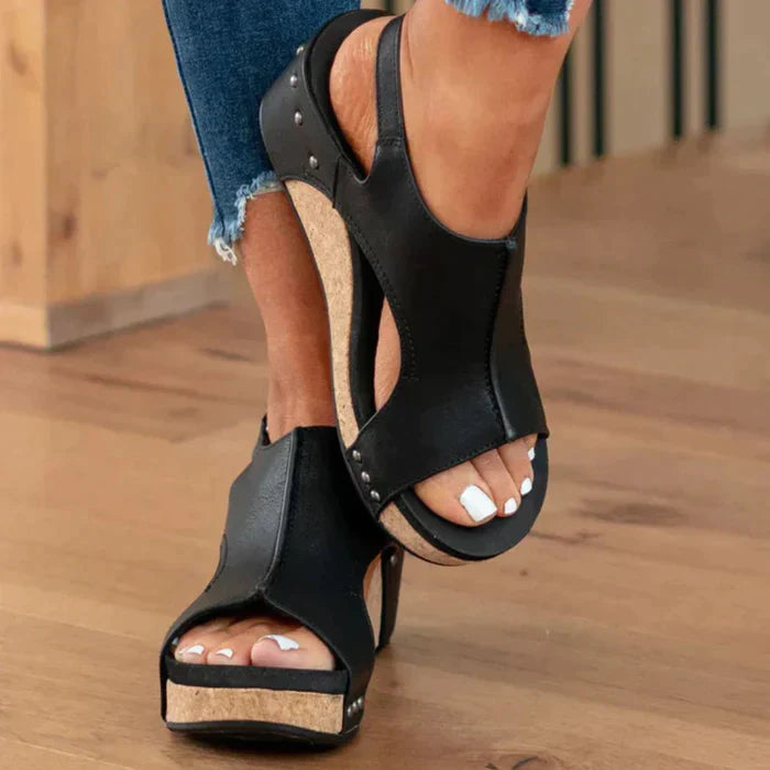 Elegante Damen Keilabsatz Sandalen, atmungsaktiv, mit Komfort-Fußbett & praktischem Klettverschluss.