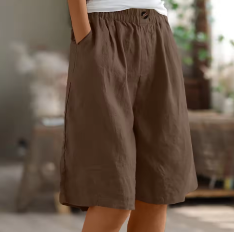 Entspannte Damen Shorts für Yoga oder Chillen zuhause, weich, atmungsaktiv und blickdicht.