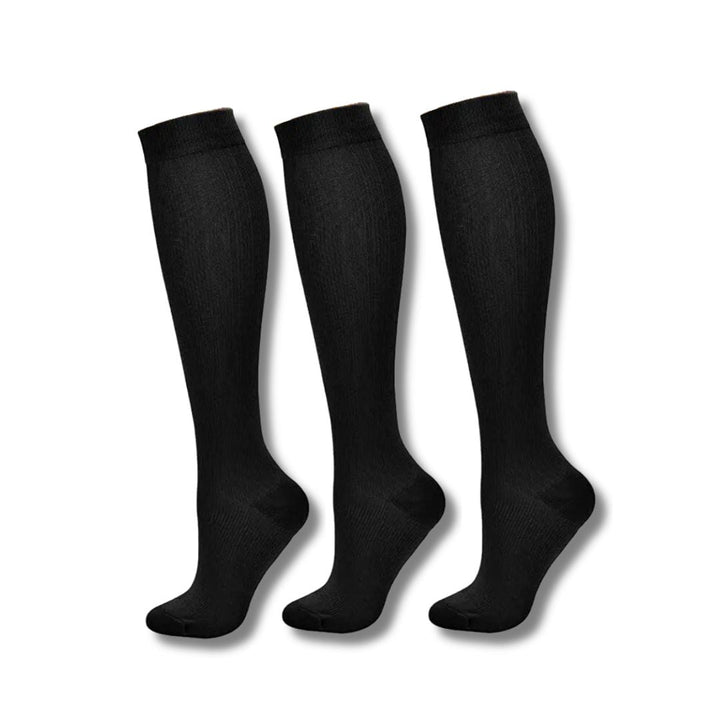 Nahaufnahme: Weiche, atmungsaktive Kompressionssocken für Damen, optimal gegen Schwellungen & Beinschmerzen.