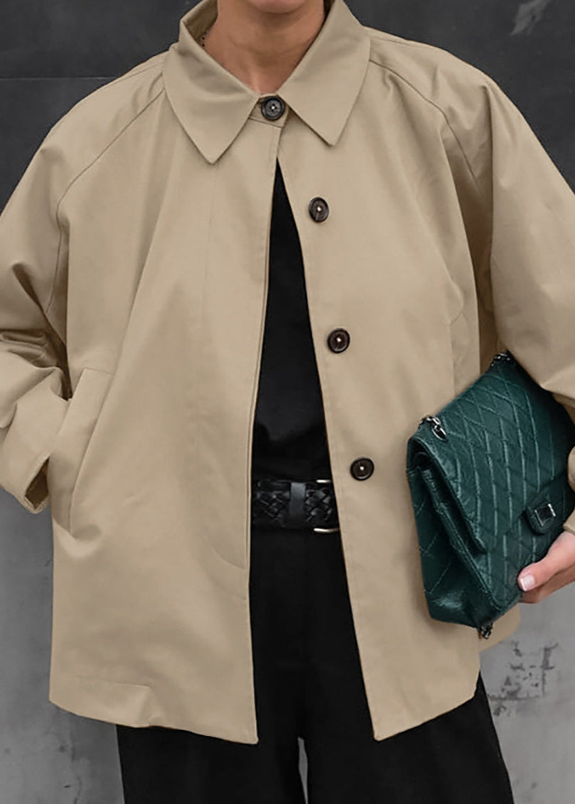 Damen kurze Trenchjacke Ease in Beige für modernen Übergangslook. Eleganter Stil, ideal für Frühling & Herbst.