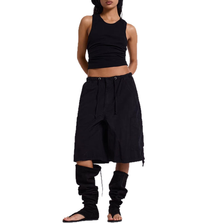 Stylische Damen Shorts im Cargo-Look. Lässige Freizeithose, vielseitig kombinierbar für den Alltag und Outdoor.