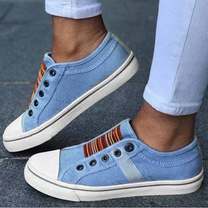 Bequeme Damen Freizeitschuhe mit Slip-On Funktion, ideal für lässige Outfits und Spaziergänge.