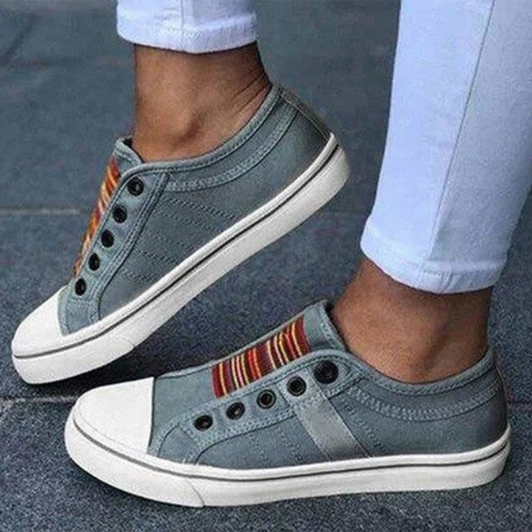 Modische Slip-On Turnschuhe für Damen, einfach anzuziehen, stilvoll und komfortabel für jede Gelegenheit.