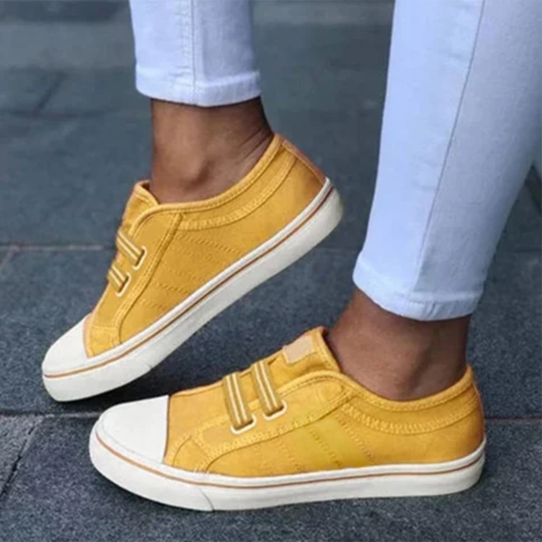 Lässige Damenschuhe mit Slip-On Design, die Komfort und moderne Mode im Alltag vereinen.