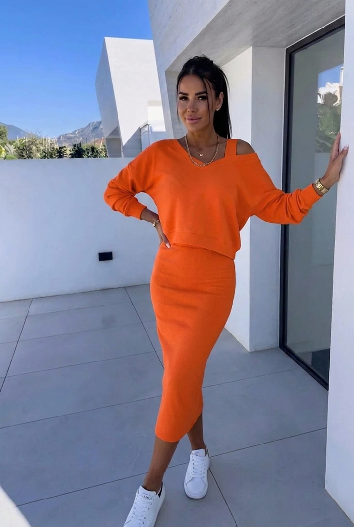 Vielseitiges Damen Sweatshirtkleid Set, perfekt für casual Eleganz. Komfortabler Zweiteiler für jede Frau.