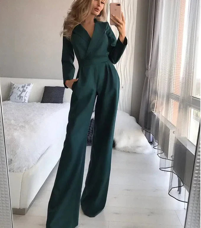 Eleganter Damen Jumpsuit "Evie" mit langen Ärmeln, tailliert, perfekt als Büro-Outfit für Frauen.