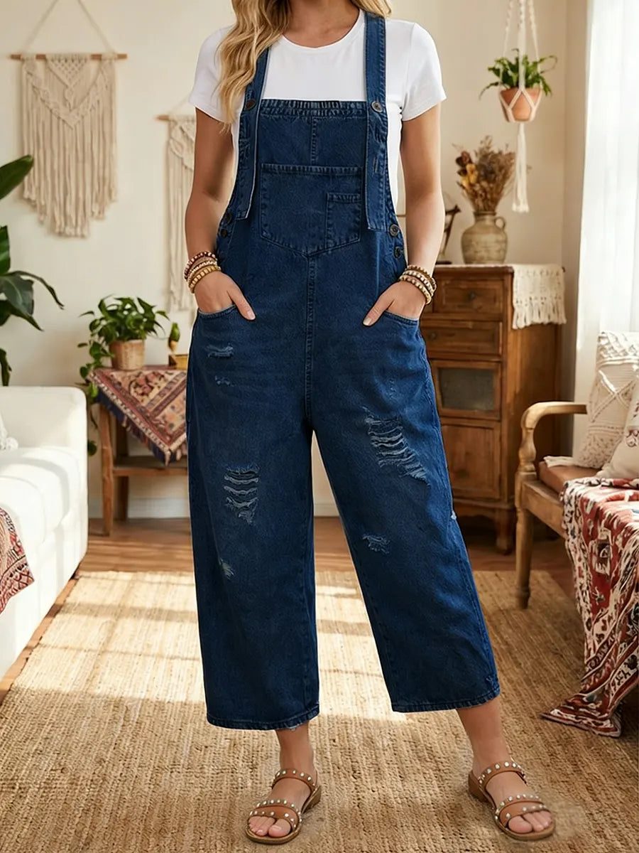 Moderne Damen Latzhose im Vintagestil für den Streetstyle, perfekt als Einteiler für Sommer & Herbst.