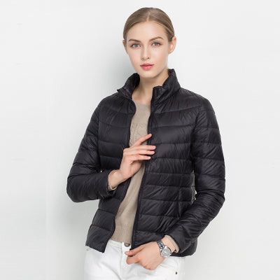 Komfortable Damen-Jacke, leicht & wasserabweisend. Must-have Übergangsjacke für Herbstmode und Frühlingsmode.