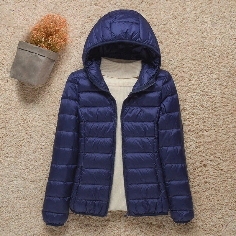 Stylische Damen Outdoorjacke, leicht und warm. Perfekt als Übergangsjacke oder Reisejacke für Herbst und Winter.