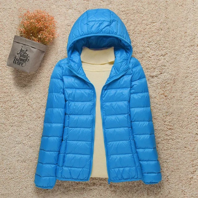 Kompakte Damen Winterjacke, atmungsaktiv und warm. Vielseitige Freizeitjacke für kühle Herbst- und Wintertage.