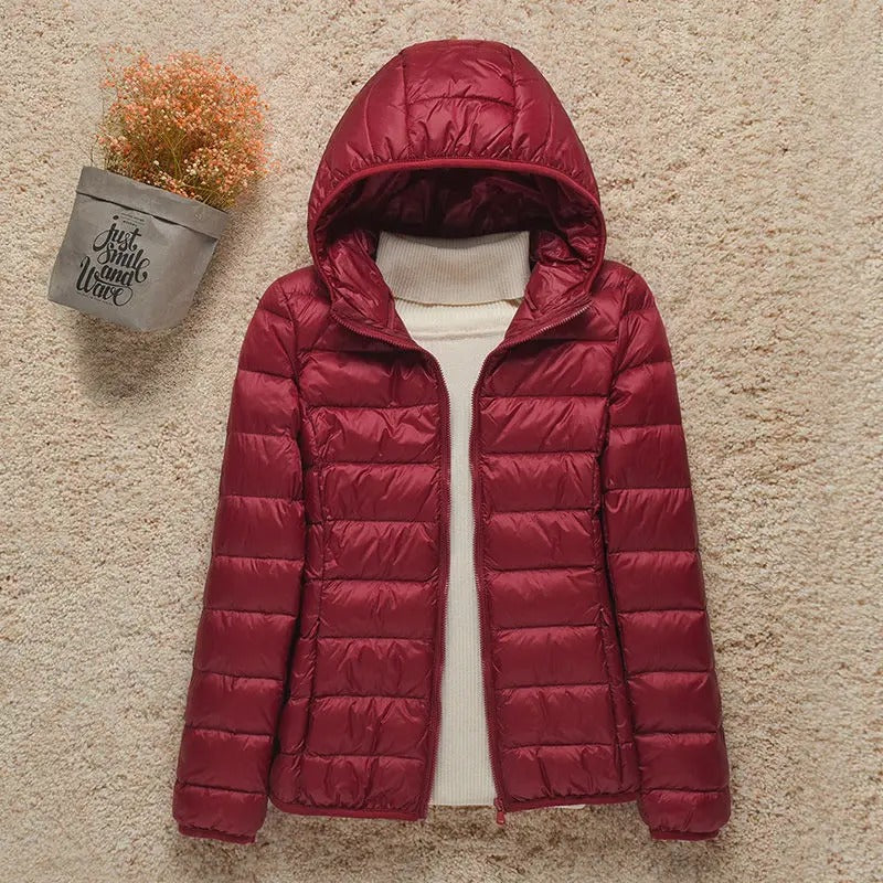 Funktionale Damenjacke, leicht, warm und strapazierfähig. Ideal für Outdoor, Freizeit und Reisen im Herbst/Winter.
