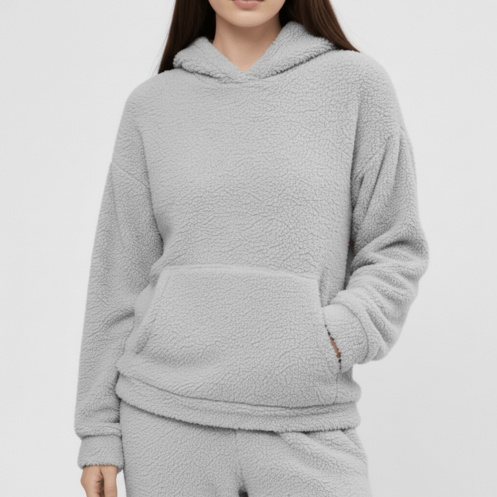 Damen Loungewear-Set Skye mit Kapuzenpullover & bequemer Hose, ideal für Entspannung zu Hause.
