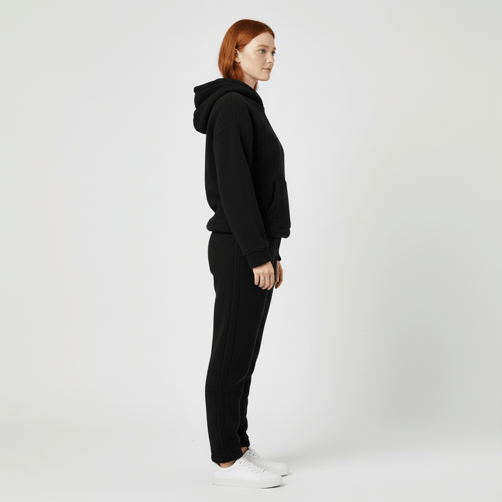 Damen Kapuzenpullover Set mit bequemer Passform und Kängurutasche für entspannte Momente.