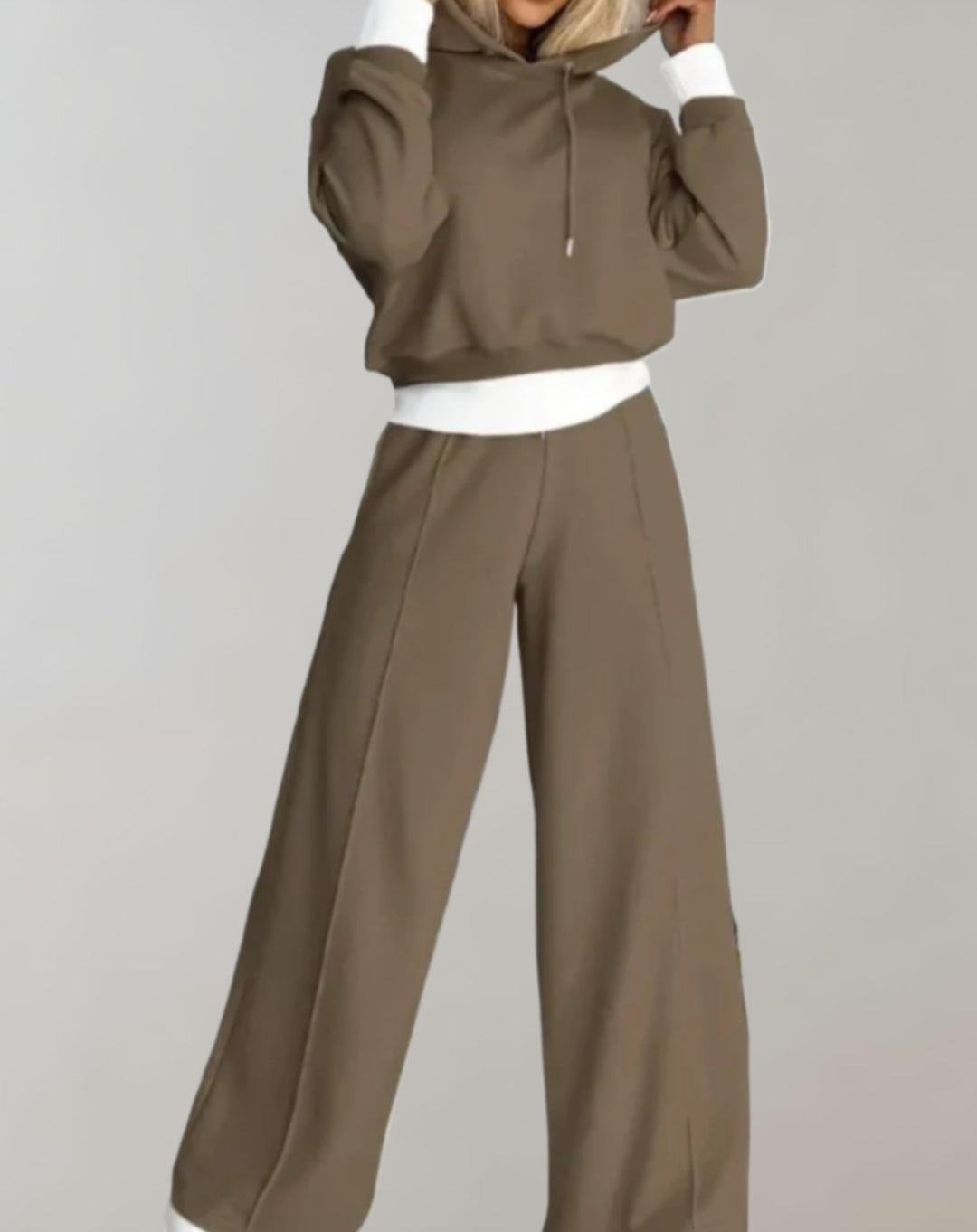 Lässiges Damen "Savannah" Set: komfortabler Kapuzenpullover & weite Hose. Ideal als Hausanzug oder Reisebegleiter.