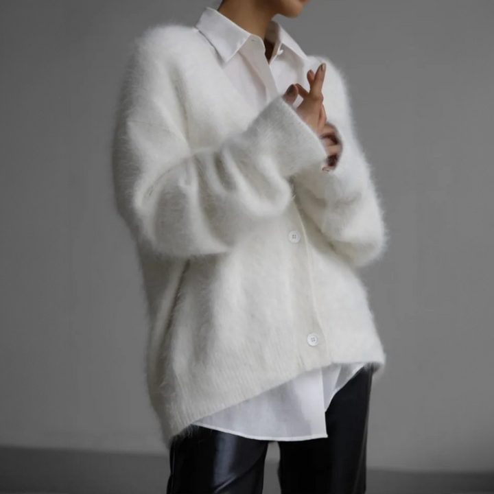 Bequeme Damen Luna Strickjacke aus feinem Strick; kuscheliger Cardigan für langanhaltenden Tragekomfort.