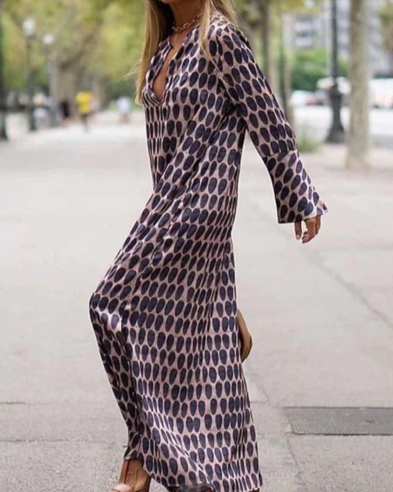 Figurschmeichelndes Damen Maxikleid. Komfortables langes Sommerkleid für jede Figur.