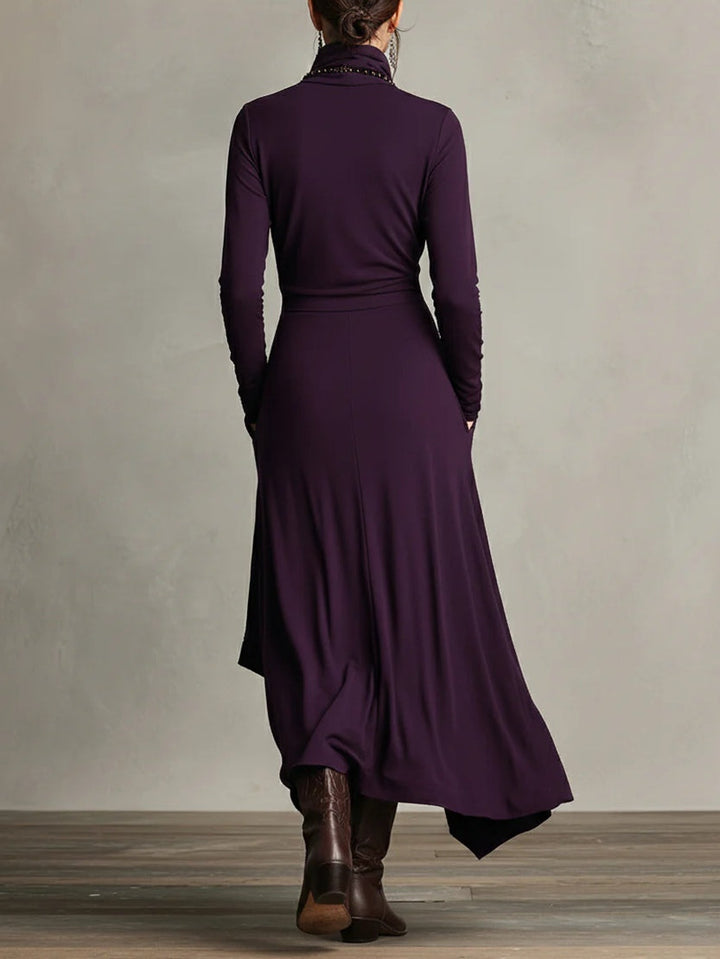Elegantes lila Damen Maxikleid Keirae, fließend und lang, ideal für Sommer- oder Herbstveranstaltungen.