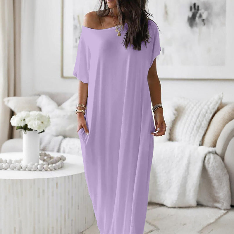 Schickes Damen Maxikleid mit stilvollem Animal-Print. Elegantes langes Kleid mit praktischen Seitentaschen.