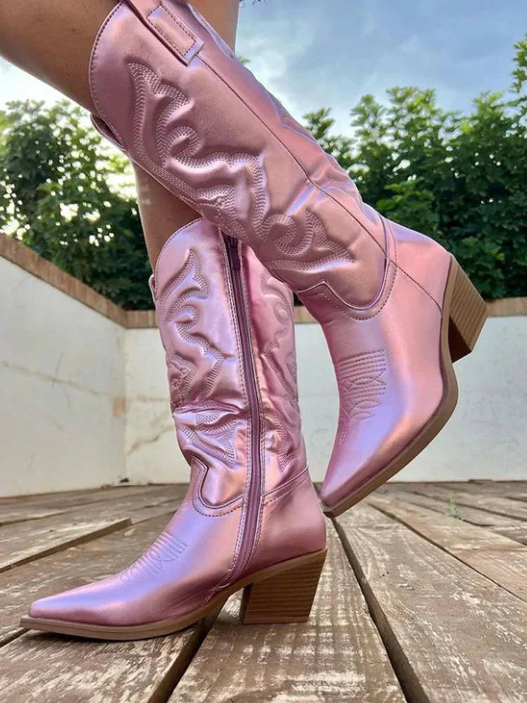 Hochwertige Damen Westernstiefel mit Metallic-Finish und bequemer Passform. Glitzernde Schuhe für Komfort & Stil.