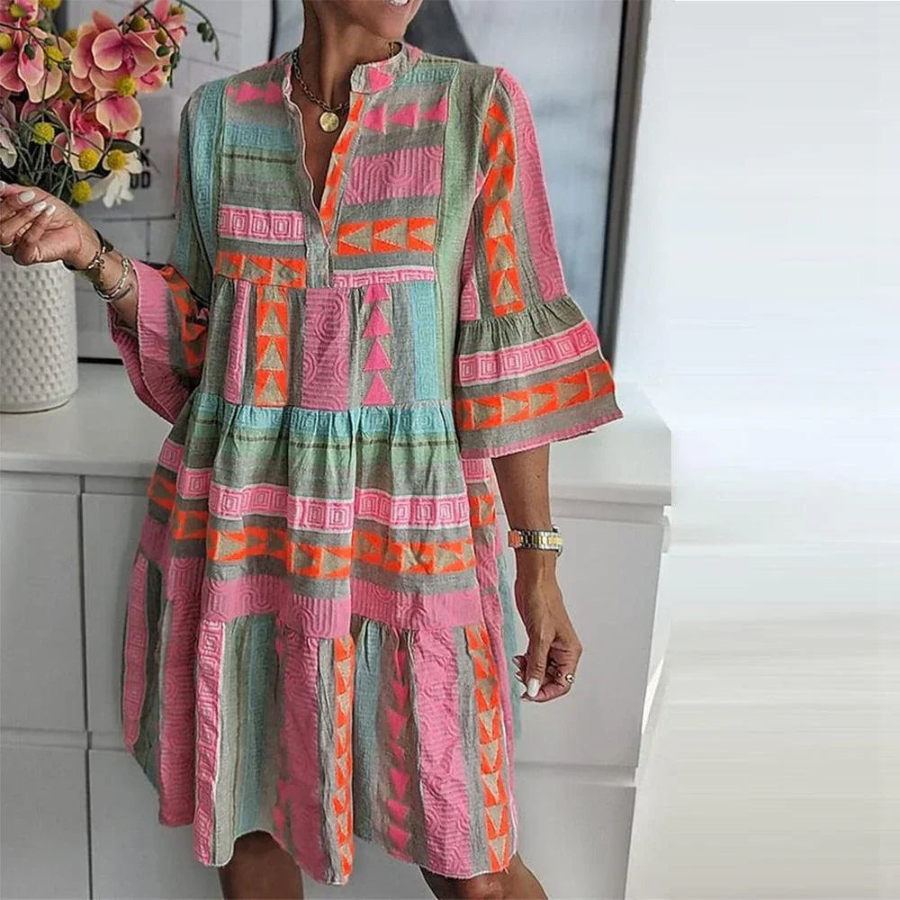 Damen Minikleid mit 3/4 Ärmeln, sommerlich frisch bedruckt, ideal als bequemes Freizeitkleid.