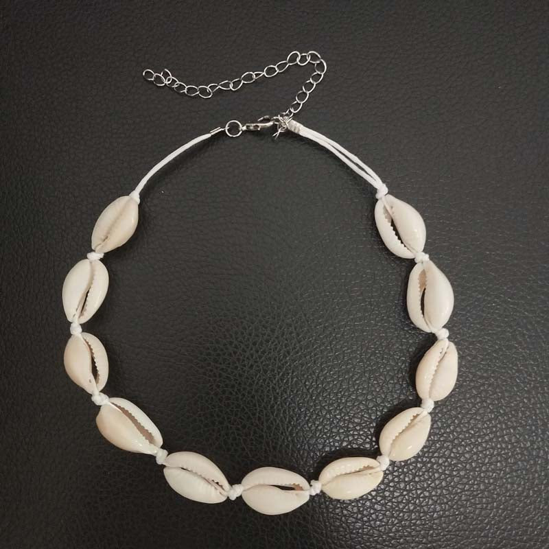 Verstellbare Damen Muschelkette für individuellen Strandstil, elegantes Sommer-Halsketten-Accessoire.