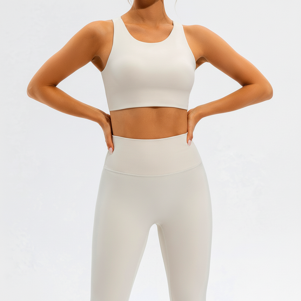 Figurbetontes Ainsley Sport Top für Damen, nahtlos und bequem beim Training und im Gym.