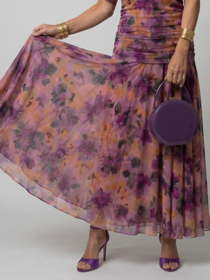 Elegantes Damen Midikleid mit Off-Shoulder Ausschnitt, perfekt für besondere Anlässe und Sommerfeste.