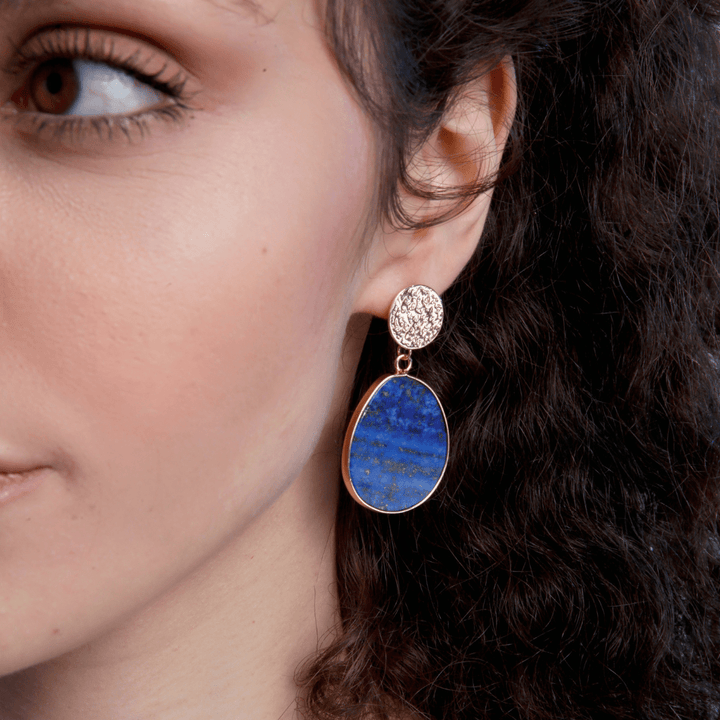 Dunkelblaue Lapislazuli & goldbraune Tigerauge Ohrringe für Damen. Handgefertigter Schutz-Schmuck.