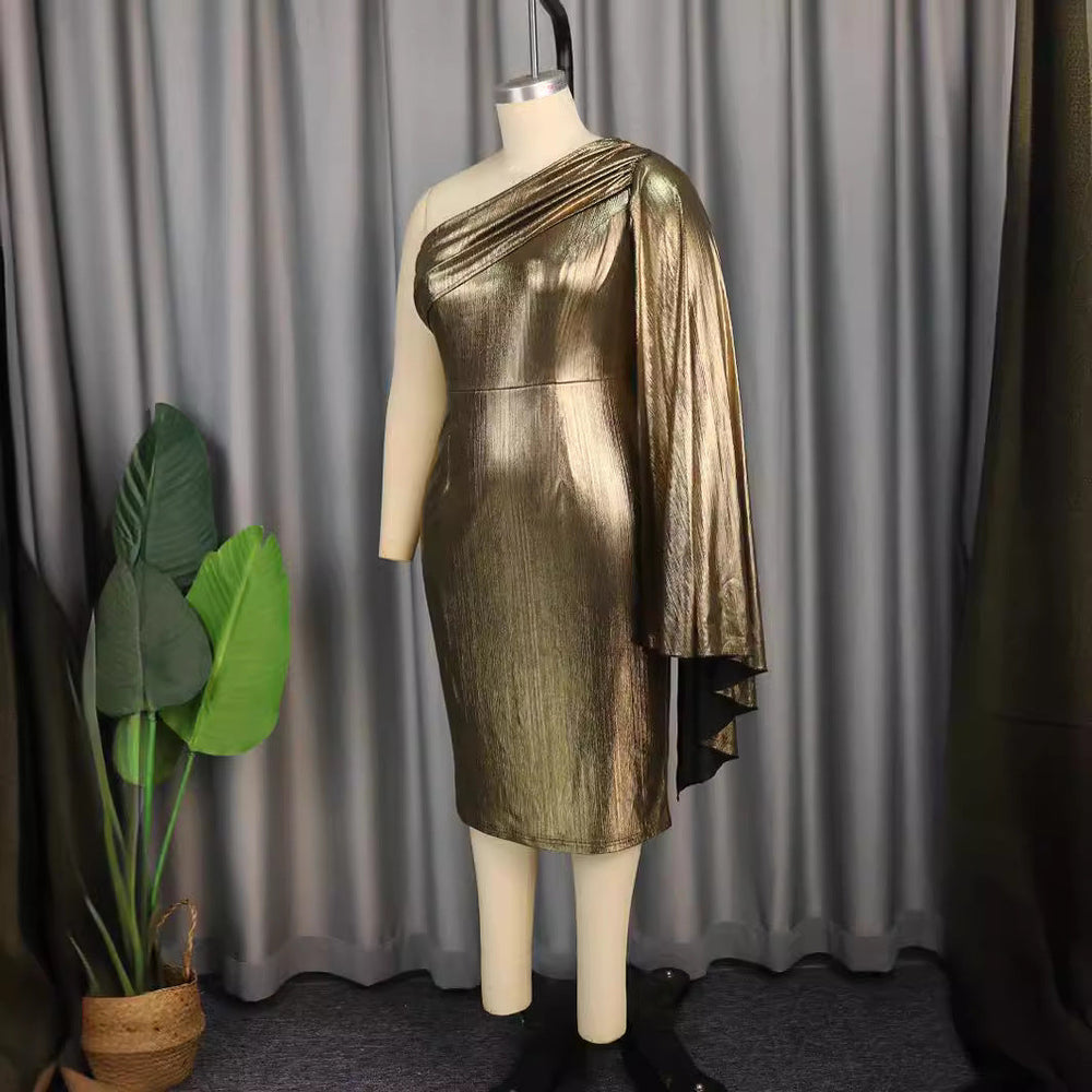 Glitzerndes One-Shoulder Abendkleid für Damen mit elegantem Schnitt, ideal als Partykleid oder festliches Cocktailkleid.