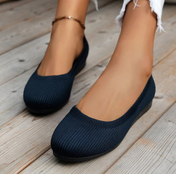 Elegante flache Damen Ballerinas, orthopädisch, ergonomisch für ganztägigen Tragekomfort.