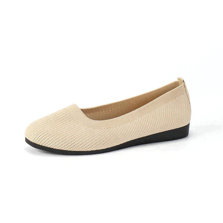 Flache Ballerina Damenschuhe, orthopädisch, mit flexibler Sohle für ganztägigen Komfort.